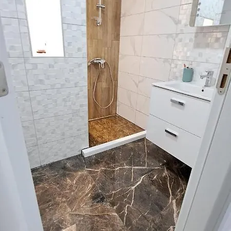 Diamond Luxus 28 *
